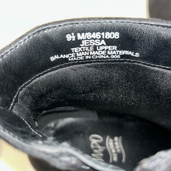 Black IMPO JESSA Memory foam ankle healed boots. Size 9.5 M EUC - Picture 3 of 9